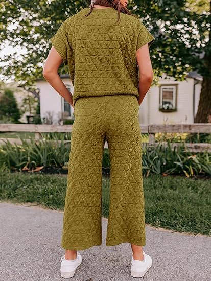 Fazortev Women's 2 Piece Outfits Quilted Lightweight Short Sleeve Tops And Cropped Pants Lounge Set