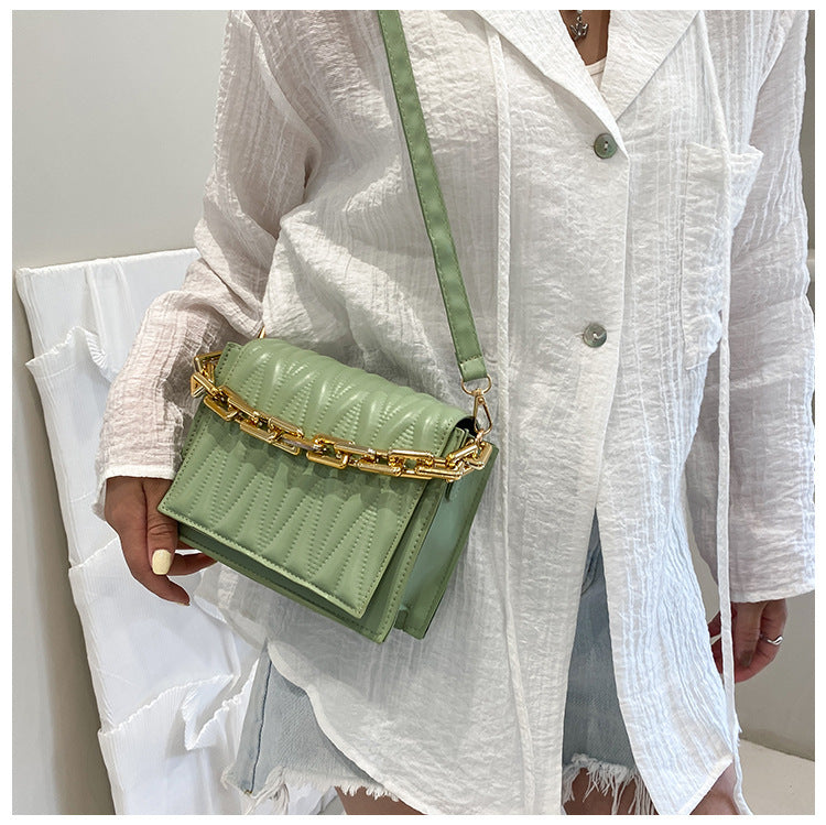 Textured Diamond Chain One-shoulder Messenger Bag